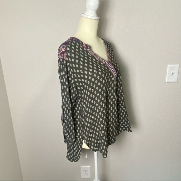 Angie Boho Casual Mixed Media Popover Roll Tab Sleeve Blouse Women's Size Small - Picture 9 of 15